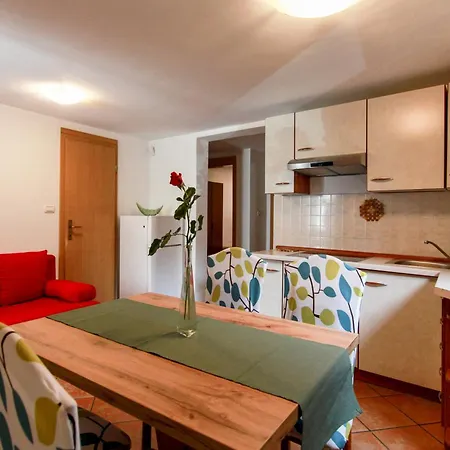 Apartma Dvor Milena