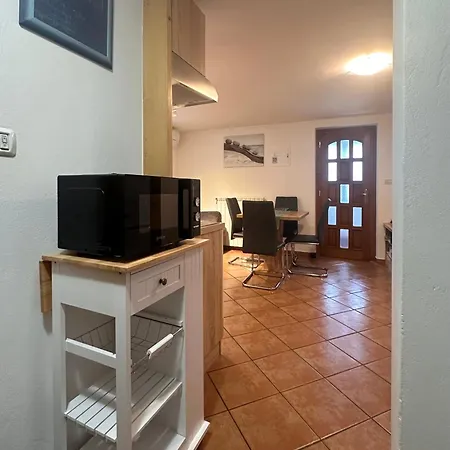 Apartma Dvor Milena *