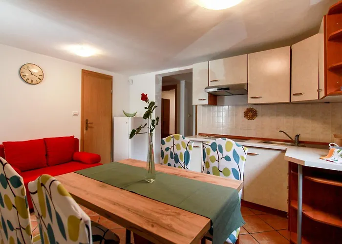 Apartma Dvor Milena