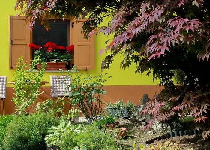 Apartma Dvor Milena דירה בובק